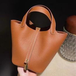 Bolso de moda Bolsos de diseñador de alta calidad Bolso de mano de cuero Togo Patrón de lichi Liso Suave Bolsos de mano abiertos bolsos para mujer Hebilla dorada Hebilla plateada 18 cm 22 cm Bolso marrón