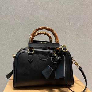 Fashion Handbag Dames Designer Bamboo Bag 2022 Nouveau sac d'épaule en cuir 5A Tote diagonal d'origine 258n
