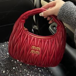 Mode handtas MiuWander handtas crossbody tas Metaal gegraveerd logo met Matraset verhoogd patroon Nappaleer Handtas Designer tas rood Clutch Totes met doos