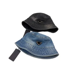 Chapeaux de mode designers femmes voyage plage denim métal motif solide nuances bleues ajustement casquettes emblématique triangle large bord seau chapeaux accessoires de mode hj098 C4