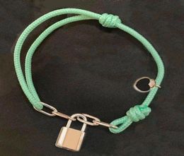 La moda tiene sellos y caja de cuerda hecha a mano Cerradura de cuerda de mano pulseras de promesa personalidad forma de bloqueo pulsera de diseño creativo salvaje ho3362625