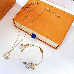 Ensemble de colliers et bracelets en forme de cœur pour femmes, pendentif de styliste, lettre creuse, bijoux en acier inoxydable