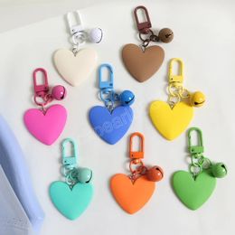 Mode hart hanger sleutelhangers met bel vrouwen leuke effen kleur hartvorm sleutelhangers ringen charme tas hanger sleutelhangers