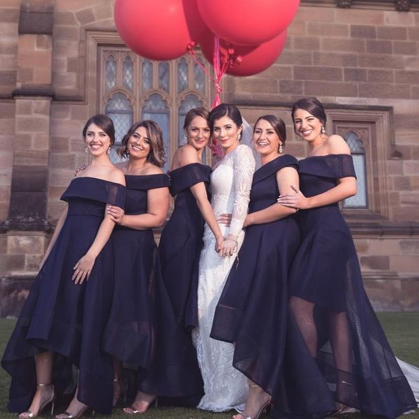 Robes de demoiselles d'honneur de mode haut-bas sexy une ligne hors épaule voir à travers la robe de demoiselle d'honneur en tulle robe de soirée de mariage robe de demoiselle d'honneur