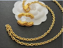 Collier d'or de haute qualité pour les femmes hommes de fête pour hommes Amateurs de mariage cadeaux bijoux de créateurs de mariée avec sac de flanelle