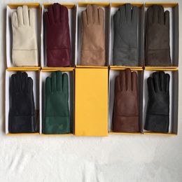 Mode-gratis verzending - Hoge kwaliteit damesmode casual lederen handschoenen thermische handschoenen dameswol handschoenen in verschillende kleuren