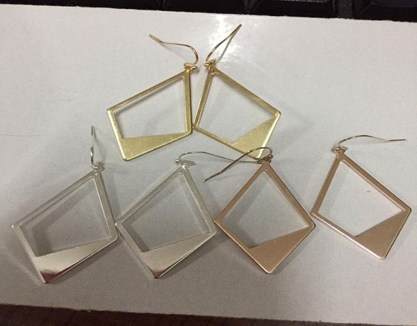 Fashion Hollow Rhombus Shape Copper Geometric Drop Orees Boucles pour femmes Boutiques d'oreilles en métal poli unique 2019 Spring Summer 1600398