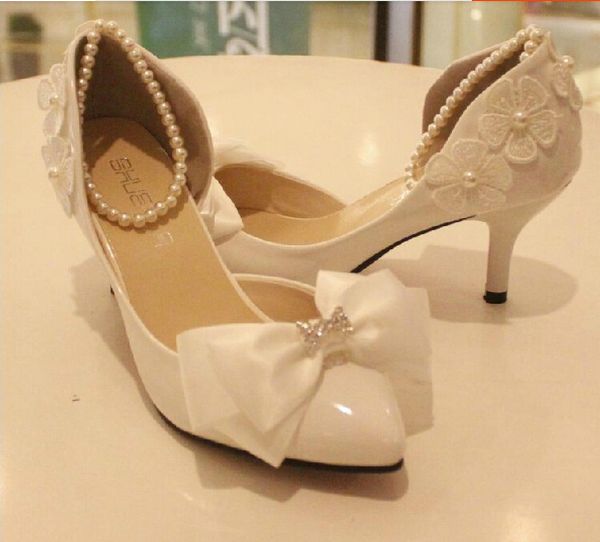 Mode Saint Blanc Chaussures De Mariage Poire Bracelets De Cheville Applique Arc Strass Divers Talons À Choisir Marche Événements Gracieux Chaussure De Mariée 280O