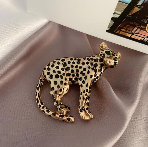 nuevos accesorios que van anti-Oeste de Europa y la corte retro americana broche de aceite por goteo leopardo pintado broche de moda en caliente