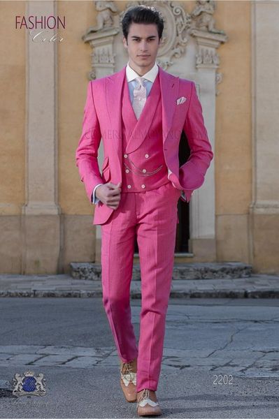 Mode Hot Pink Men Tuxedos de Mariage Peak Lapel One Button Gux Tuxedos Hommes de Mariage / Prom / Dîner / Robe Darty (Veste + Pantalon + Cravate + Gilet) 1802