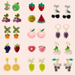Colección de pendientes de fruta lindos y creativos con aguja de plata, sensación de niña dulce, sin orificio para la oreja, clip para la oreja con aretes de diamantes para mujer