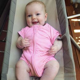 Barboteuse rose à manches courtes pour bébé, vêtements à la mode, motif rayé, combinaison pour nouveau-né, garçon et fille