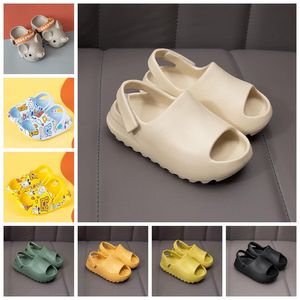 Mode Infant Designer sandales enfant en bas âge grand Bébé Enfants Adulte Slip-On Sandales Garçons Filles Chaussure Plage Été solide enfant Diapositives Bone Resinchants Chaussures d'eau légères