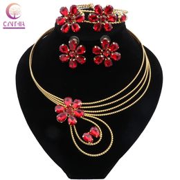 Mode italien couleur or ensemble de bijoux pour femmes Dubai élégant collier Bracelet boucle d'oreille fête mariage ensembles de bijoux