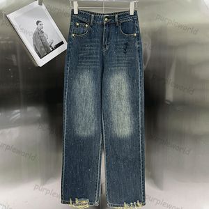 Jeans de mode Designer Pantalon à jambe droite Poche brodée Baggy Denim Pantalon confortable Pantalon décontracté pour femme