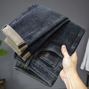 Fashion Jeans Mens Street Chinese stijl borduursel Embossing Hoogte betaalbare luxe slanke rechte casual broek 2312129