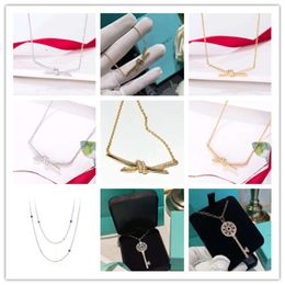 Collier de créateur de marque de bijoux de mode: touche ronde à quatre feuilles, nœud de corde, œil tactile, ensemble avec un collier de style bohème 14k Moisanite 14K