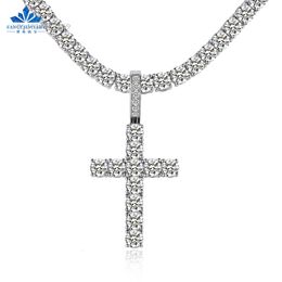 Bijoux fantaisie brillant glacé 5Mm bleu blanc en forme de croix diamant VVS Moissanite Sier collier pour les femmes meilleur cadeau