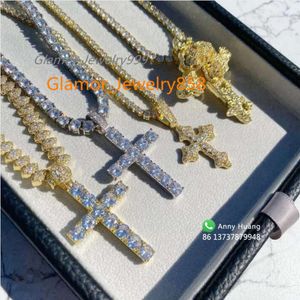 Bijoux à la mode personnalisés Vvs Moissanite Sier glacé tendance diamant croix pendentif collier hommes