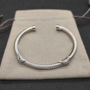 Joyería de moda Pulsera de diseñador nueva pulsera torcida femenina Sur simple ins oro plata Perla cruz diamante cadera joyería caliente fiesta regalo de boda al por mayor