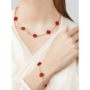 Bijoux de mode Designer à quatre feuilles Collier Collier Bracelet Bijoux Set Collier pour femmes et bracelet Gift de vacances anniversaire avec emballage cadeau