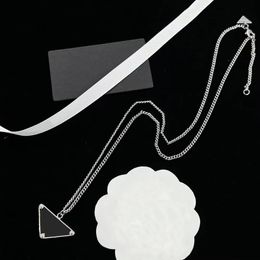 Mode sieraden ontwerper ketting zilveren ketting unisex luxe cadeau zwart witte p driehoek eerste hanger ontwerppartij hiphop punk mannen kettingen trendy tiktok