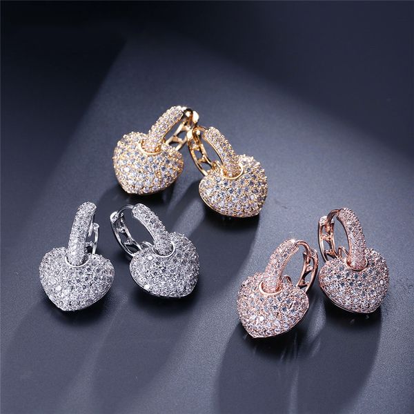 Bijoux fantaisie Ice Out Bling Punk couleur or Rose zircone Micro pavé coeur Hip Hop boucles d'oreilles pour femmes cristal clair amant fête Gifrs pour les femmes