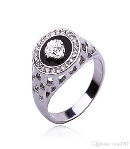 Mode -sieraden luxe ring Het geschenk aan verloving leeuw hoofd logo met diamant sliver 18k Men039s ring hele Tsjechische zir9972506