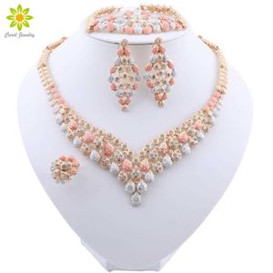 Ensembles de bijoux de mode Nigeria Dubai Collier Boucles D'oreilles Bracelet Anneau pour Femmes Afrique Perle Ensemble De Bijoux De Mariée Cadeaux De Mariage H1022