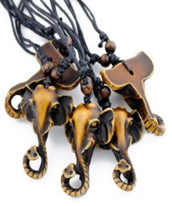 Joyas de moda Lote de 12 piezas IMITACIÓN DE MÁS HUSO Tallado Marrón Lucky Elephant Pendants Collar Amuleto Regalos Drop Mn6329150
