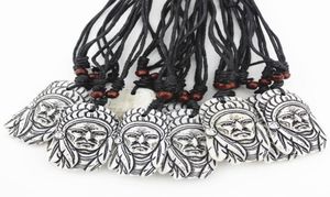 Bijoux de mode Lot entier 12 pièces Imitation os sculpture Tribal chef indien pendentifs collier avec corde réglable goutte Shippin9817660