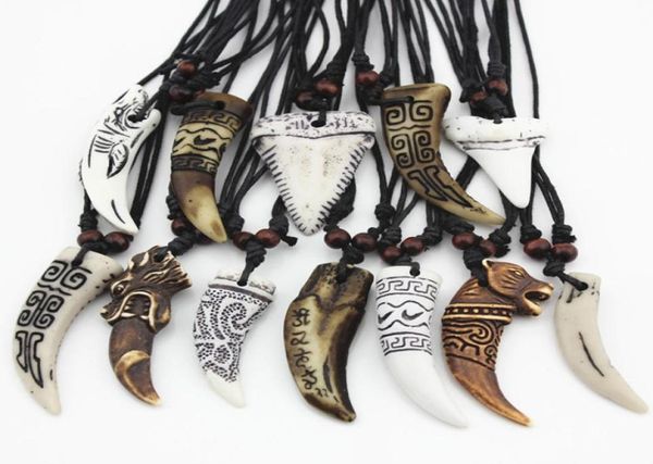 Bijoux de mode En Gros 12 PCS/LOT Mixte Cool Imitation Os Sculpté Dragon Totem/Loup Dent Pendentif Collier Amulettes Drop Shipping8489612