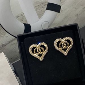 Joyería de moda Pendientes para mujer Corazón con diamantes Diseñador de lujo Joyería para mujer Anillo para el oído So Cool Beautiful Part Carta de boda