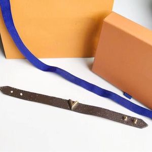 Mode-sieraden Rvs Letter Charm Armbanden Voor Vrouwen Verstelbare Oude Bloem Lederen Armband Sieraden Gift177x