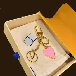 Fashion Key Chain Designer Keychain Luxury Designers LETTER PENDANT PENDANT Keychains Pink Heart Keys Buckle Womens Keys Ornements