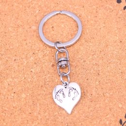Mode sleutelhanger 21*17 mm hartvoet hangers diy sieraden auto sleutelhanger ringhouder souvenir voor cadeau