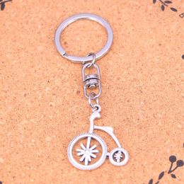 Mode sleutelhanger 27*31 mm middeleeuwse fiets fiets hangers diy sieraden auto sleutelhanger ringhouder souvenir voor cadeau