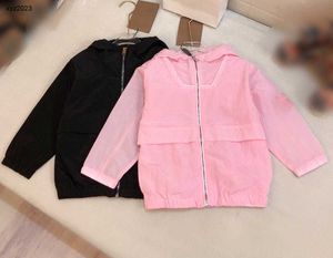 Mode kinderjas met capuchon Effen kleur baby designer jassen Maat 100-160 Zomerzonbescherming kleding jongens meisjes Bovenkleding 24Mar