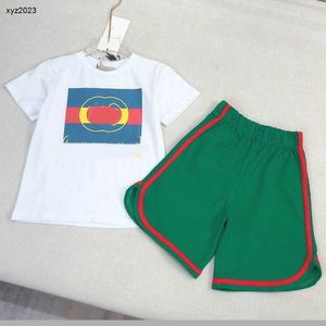 Moda Kids Designer Ropa de alta calidad Juego de verano de alta calidad Talla de 90-160 cm Camiseta de manga corta y pantalones cortos verdes 24mar