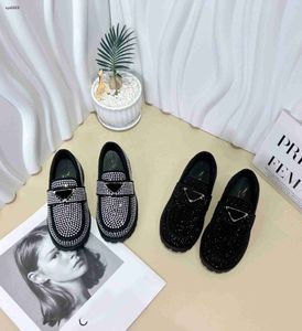 Mode voor kinderen Formele schoenen Glanzende diamantdecoratie baby Sneakers Maat 26-35 Inclusief dozen designer meisjesjongensschoenen Jan20