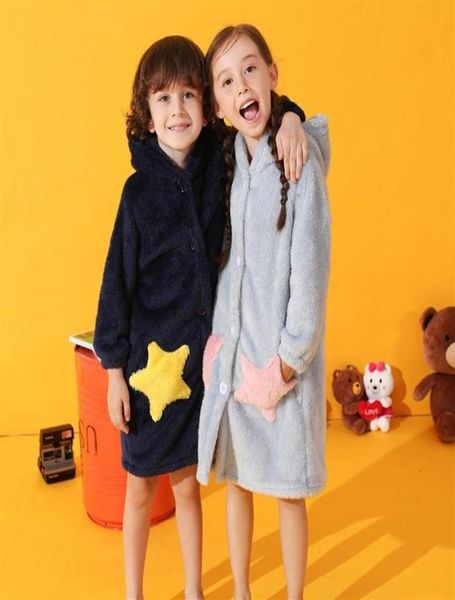 Fashion Kids Girls Bath Robes pour garçons Enfants d'hiver Paintes de flanelle Flanelle Pyjamas de poche étoile douce Y20032513068651