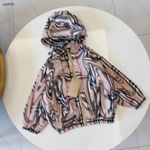 Fashion Kids Jackets Multi Color Cross Stripes Baby Coat Maat 100-150 Jongens meisjes Outerwear Hooded Child Sunscreen Clothing Jan20