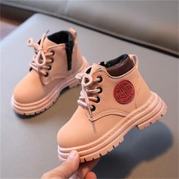 Fashion Kids Martin Boots Fashion Toddlers Baby enkel Boot Pu Leather Tide Children Winter Shoes Boys Girls Plus Velvet Sneakers
