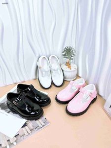 Mode Kids schoenen Solid Color Shiny Patent Leather Girls Sneakers Princess Schoen Maat 26-35 inclusief schoenendoos baby platte schoenen 24 May