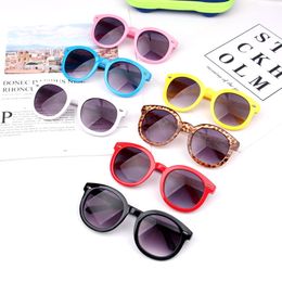 Fashion Kids Sunblock Zonnebril Kind Zwarte Zonnebril Anti-uv400 Baby zonwering Brillen Meisje Jongen Full Frame Sunglass