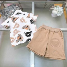 Mode Kids Tracksuits Child Short Sleeve Suit maat 90-160 Babykleding Boys T-shirts en concave textuurbeerpatroon Shorts Jan20