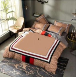 Moda King Size Designer Bedding Set Covers 4 piezas Carta Impreso algodón suave edredón funda nórdica Luxury Queen Bed Sheet con Pillowca