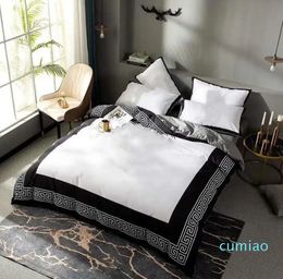 Juego de ropa de cama de diseño King Size a la moda, fundas de edredón suave de algodón con estampado de letras, funda nórdica de lujo, Sábana de cama Queen con 4 Uds.