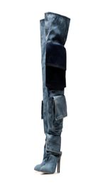Fashion Knee High Jeans bottes pointues Toes Chaussures en jean pour femmes Slip de poche sur le talon mince Banquet de piste moderne Longues chaussures Bota6735852
