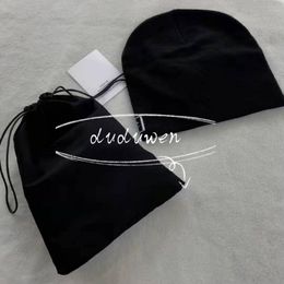 Fashion Knit Letter Beaine Collection C Boutique Party Hats Classic Lady Fit para Daliy o Party With Gift Package Bold Bag2576